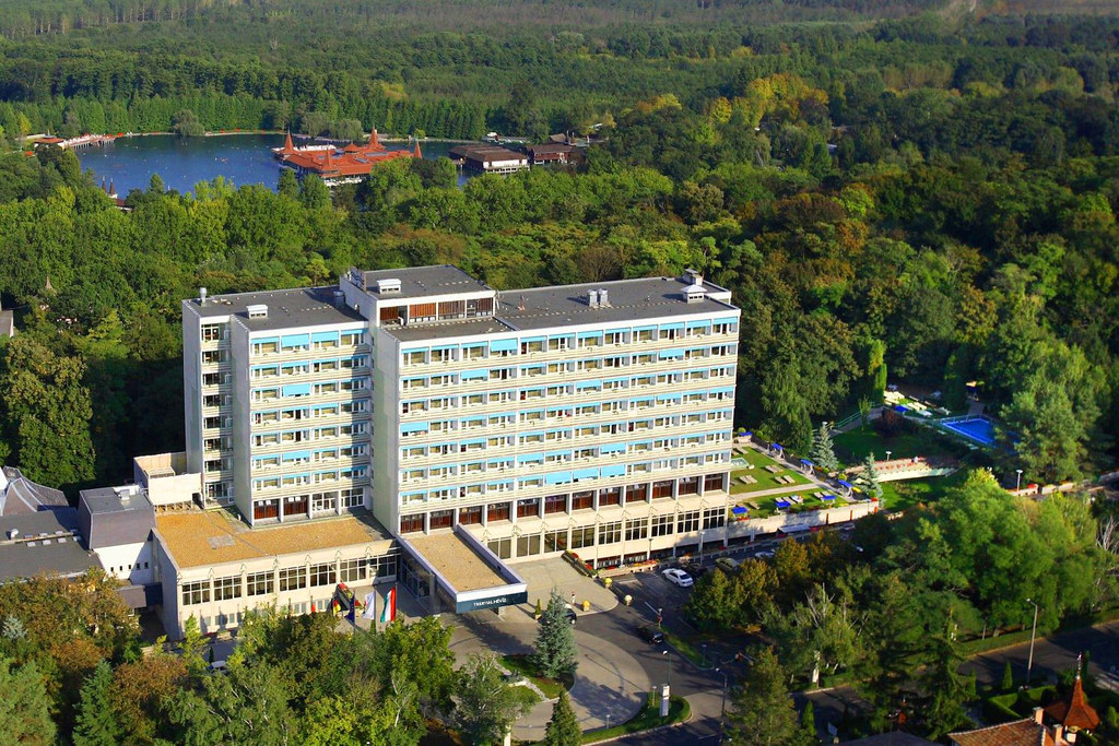 Wellnesshotel Hévíz: Ensana Health Spa Hotel, Außenansicht