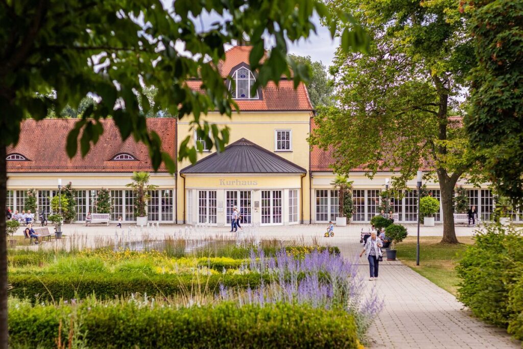 Kurhaus in Bad Wörishofen im Sommer