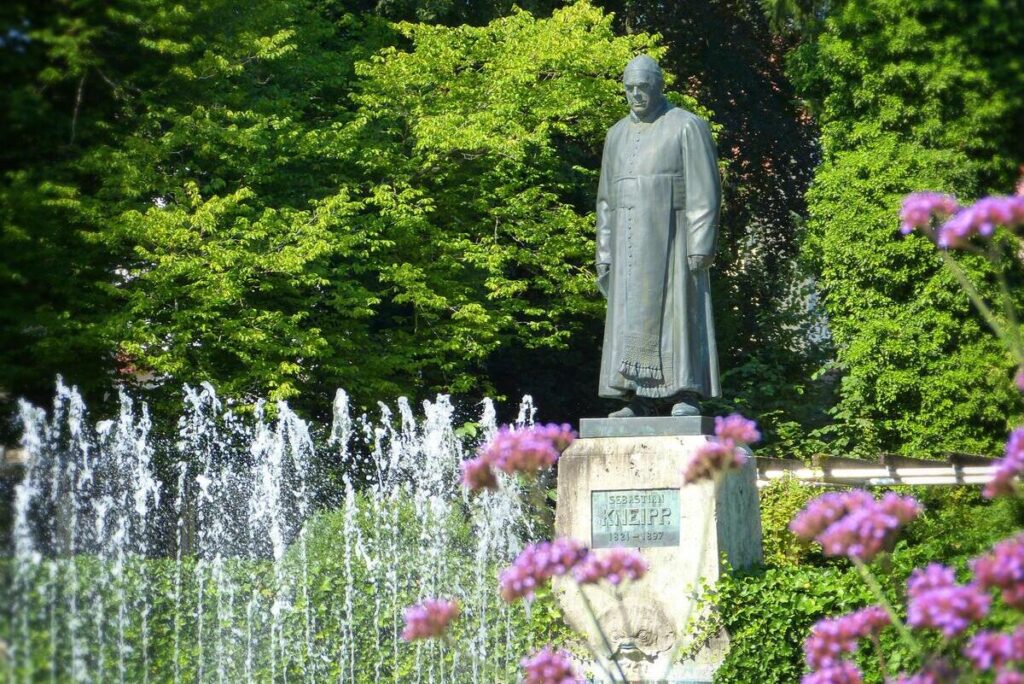 Statue von Sebastian Kneipp in Bad Wörishofen