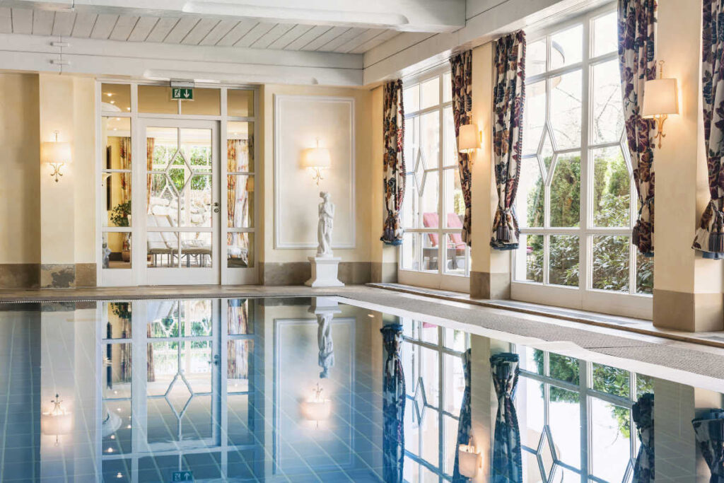 Innenpool des Hotel Schwarzmatt, Badenweiler